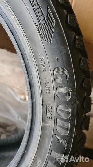 Goodyear Ultragrip Ice Arctic 245/45 R17 99T