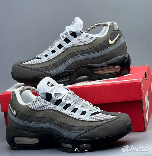 Серые кроссовки Nike Air Max 95