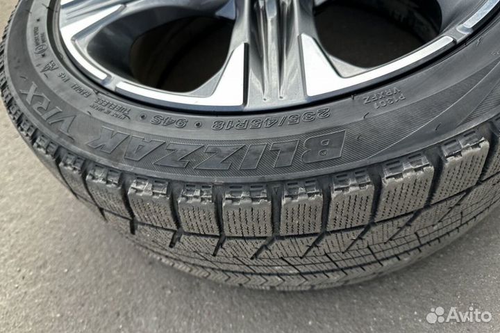 Bridgestone Blizzak VRX 235/45 R18 95S
