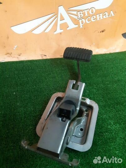 Педаль тормоза Mitsubishi Lancer 1.6