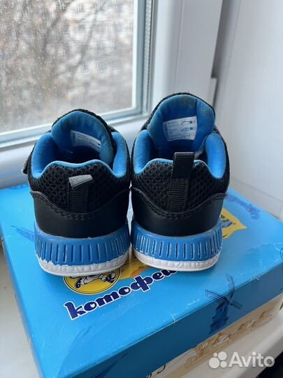 Кроссовки котофей 23