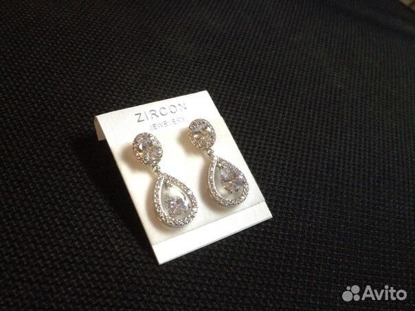 Серьги с цирконием. Циркон камень власти и силы