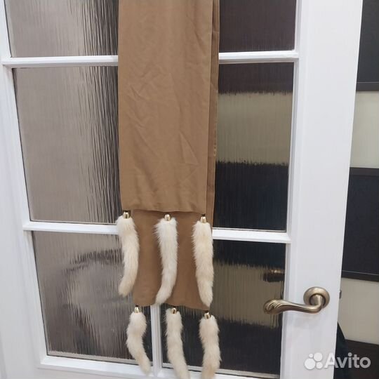 Шарф женский. Кисточки из норки