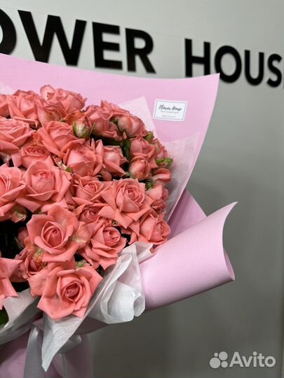 Букет из кустовой розы