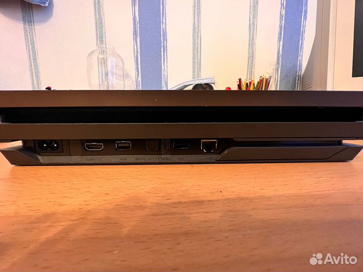 Продам PS4 pro (Last Of Us edition)