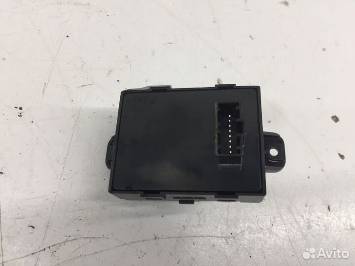 Кнопка стеклоподъемника задняя правая (Kia Optima)