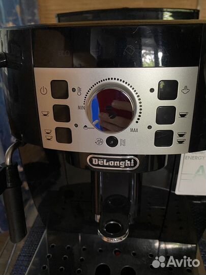 Кофемашина delonghi magnifica s