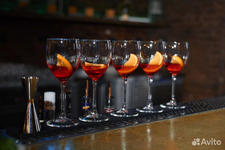 Выездной бар, бармены, официанты