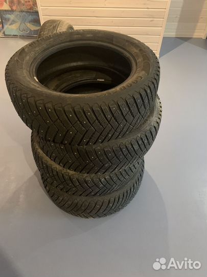 Goodyear UltraGrip Ice Arctic SUV 225/60 R17 103T