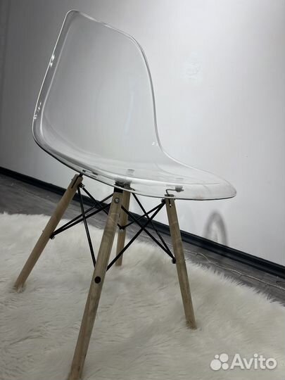 Стул eames прозрачный