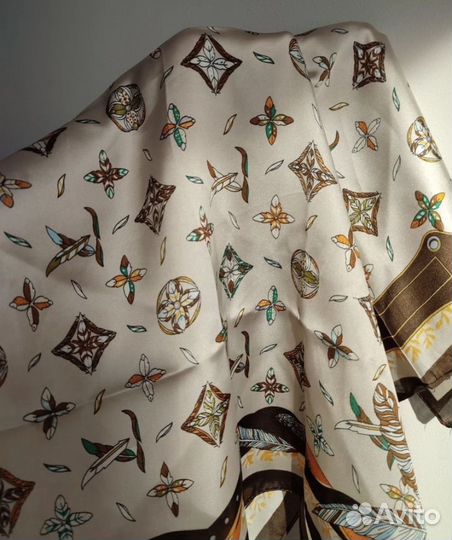 Платок из искуственного шелка