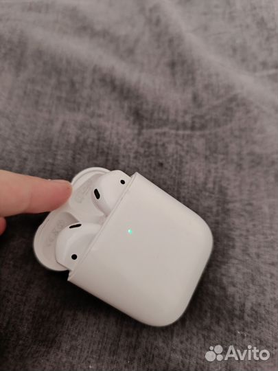 Беспроводные наушники apple airpods