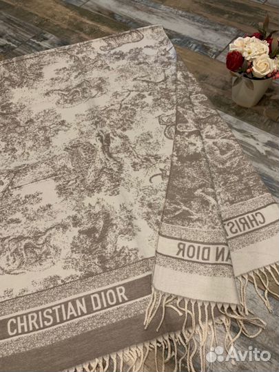 Теплый кашемировый палантин Dior бежевый