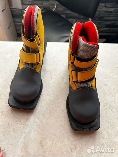 Лыжные ботинки