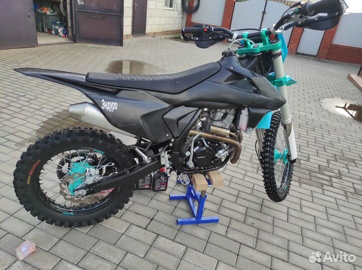 Авантис А6 мотоцикл на 174 двиг с водяным охл