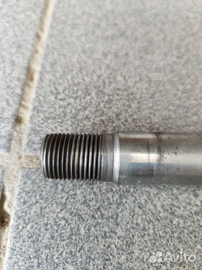 Ось колеса Урал