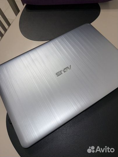 Игровой ноутбук asus