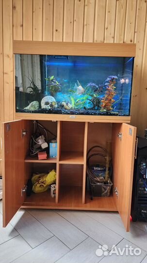 Продам аквариум Juwel 140 в полной комплектации