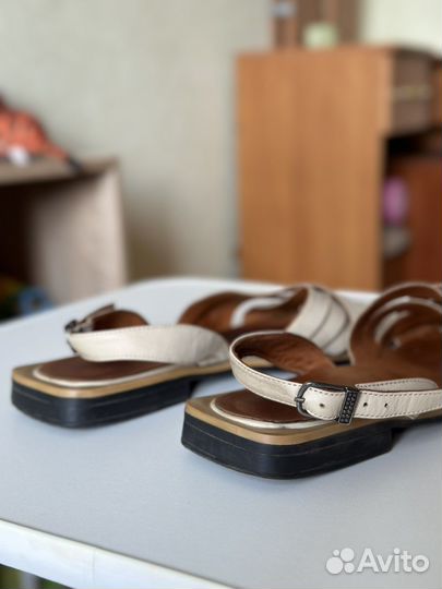 Обувь женская 40 размер