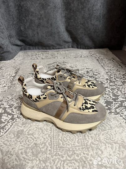 Кроссовки женские 39 размер