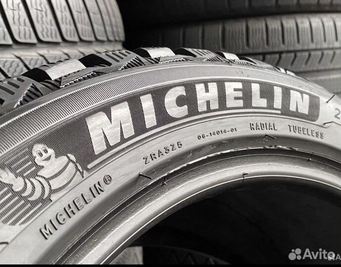 Michelin X-Ice North 4 215/65 R17
