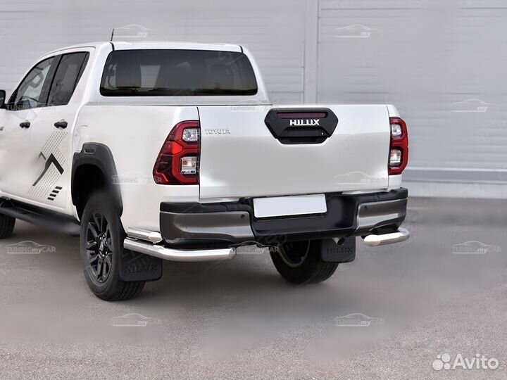Защита заднего бампера Toyota Hilux Black Onyx 20+