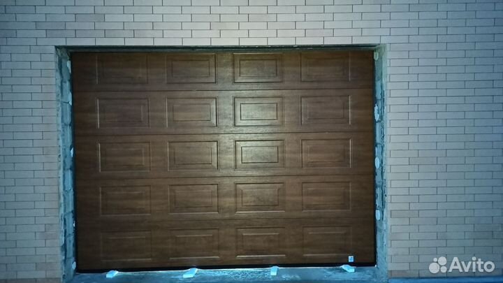 Секционные ворота