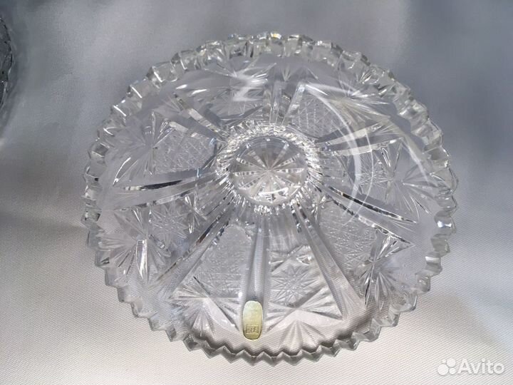 Ваза хрустальная и розетки