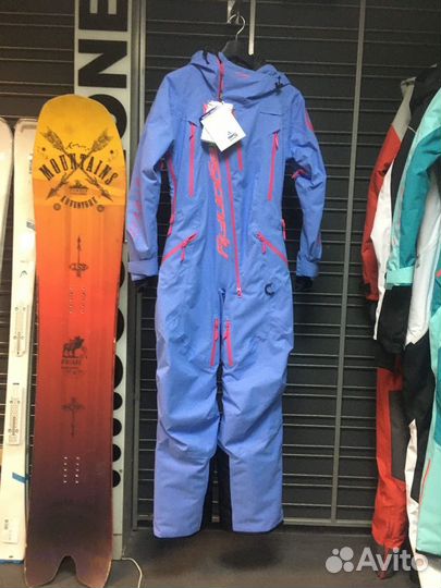 Горнолыжный комбинезон