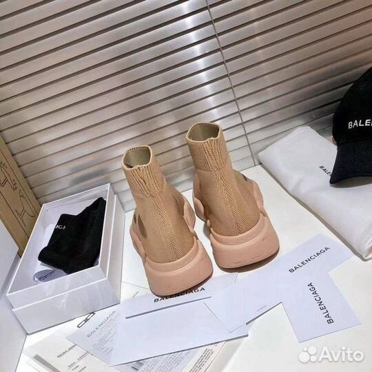 Ботинки женские balenciaga 2 цвета