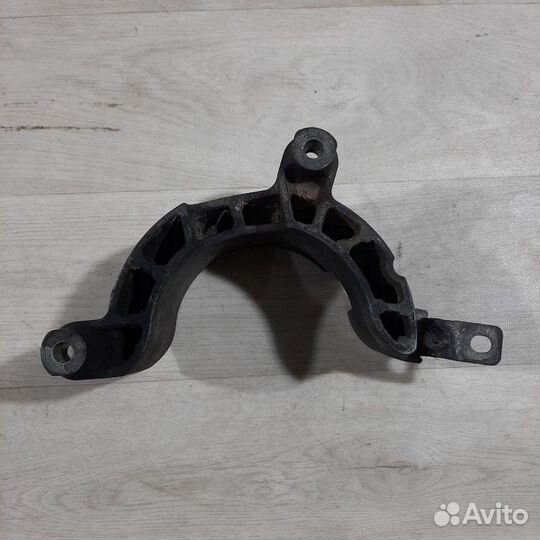 Кронштейн генератора Porsche Cayenne 955/957 2006