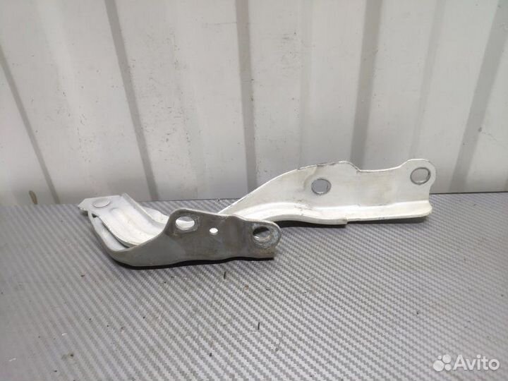 Петля капота передняя левая Hyundai Solaris RB 1.6