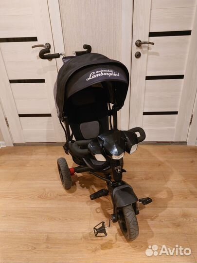 Трехколесный велосипед с ручкой Lamborghini