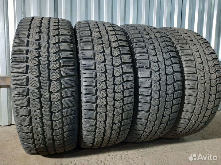 Pirelli Winter Ice Control 215/45 R17