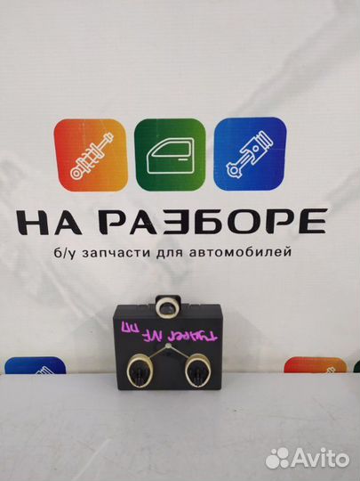 Блок управления дверьми передний правый Volkswagen