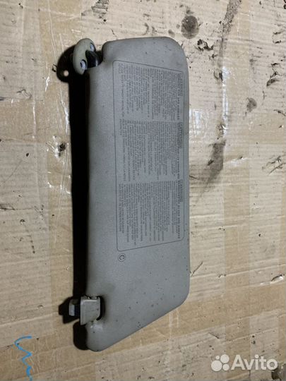 Козырёк солнцезащитный левый Daihatsu yrv