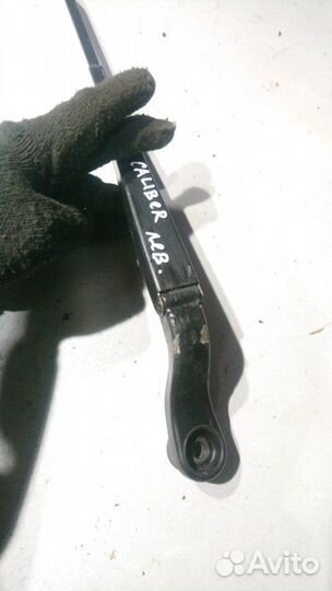 Поводок дворников передний левый Dodge Caliber 2.0