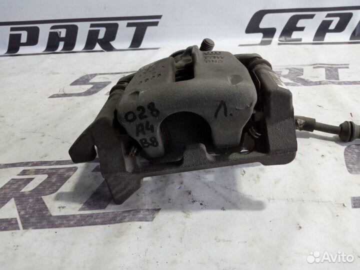 Тормозной суппорт задний левый Audi A4 B8