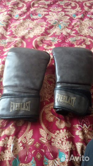 Боксерские перчатки everlast новые