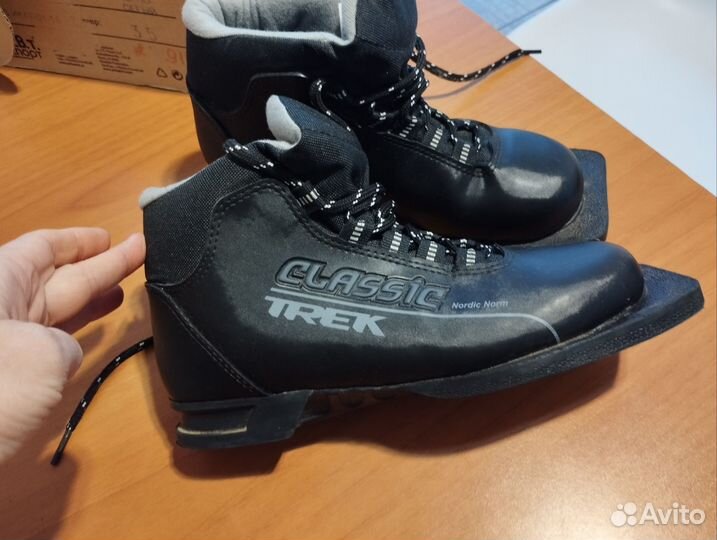 Лыжные ботинки