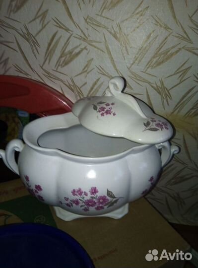 Супница фарфоровая