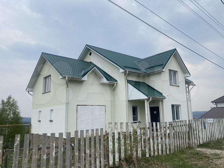 Коттедж 215 м² на участке 15 сот.