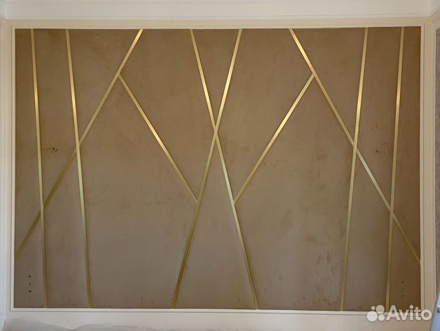 Мягкие панели для стен с латунным профилем