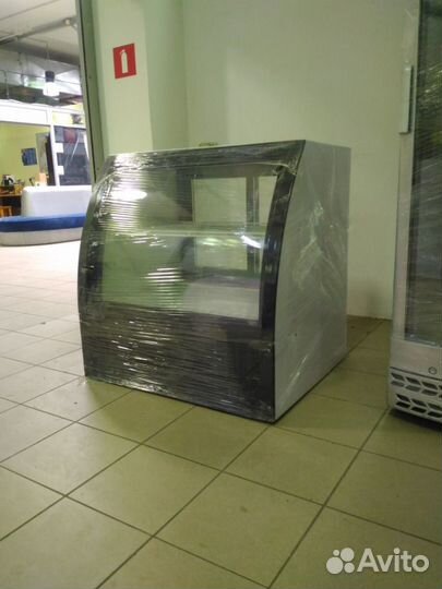 Холодильная витрина кондитерская