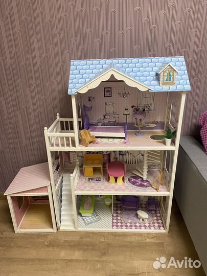 Кукольный домик с мебелью