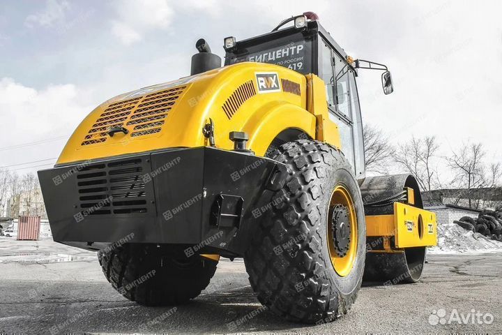 Дорожный каток Runmax SR214E, 2023