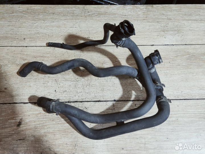 Трубопровод системы охлаждения Volkswagen Golf 5