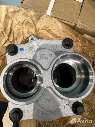 Насос масляный Cat C10/C12 233-5220