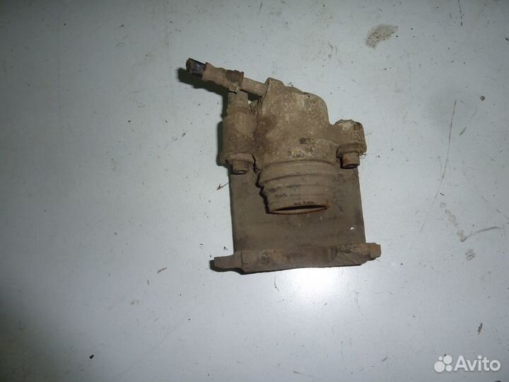 Golf 3 vento суппорт передний левый