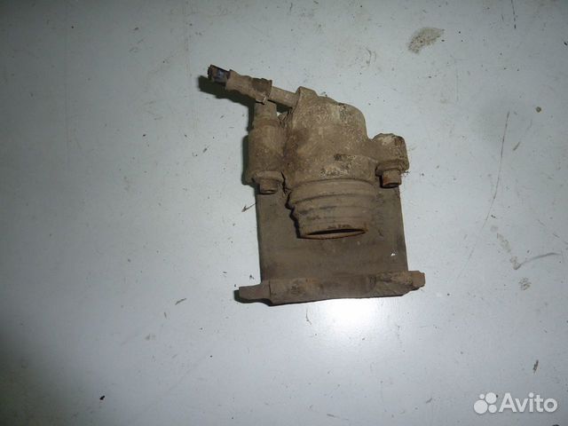 Golf 3 vento суппорт передний левый